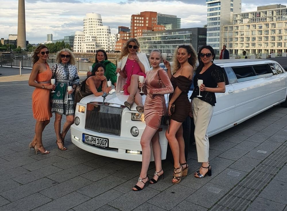 Limousine mieten Köln_Crysler Limousine weiß