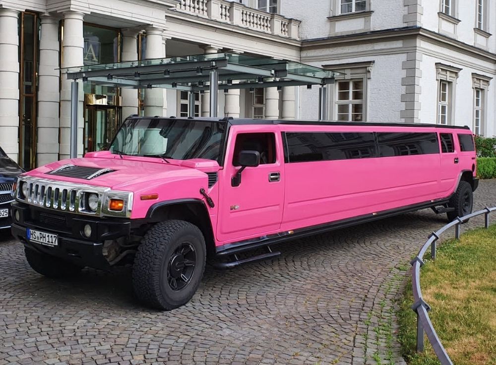 Limousine mieten Köln_Hummer Limousine pink
