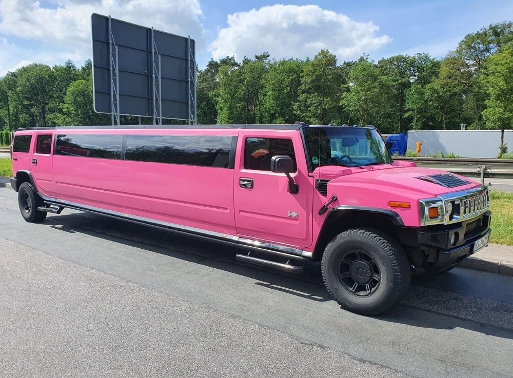 Limousine mieten Köln_Hummer Limousine pink