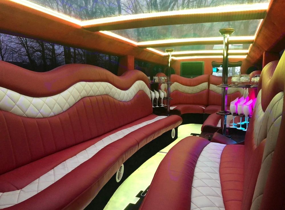Limousine mieten Köln_Hummer Limousine pink