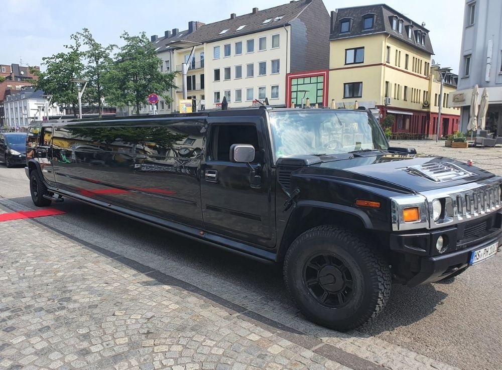 Limousine mieten Köln_Hummer Limousine schwarz