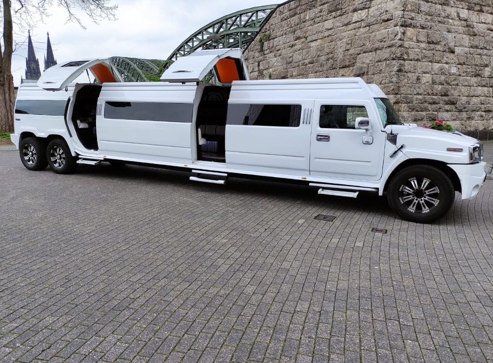 Limousine mieten Köln_Hummer Phantom Limousine schwarz