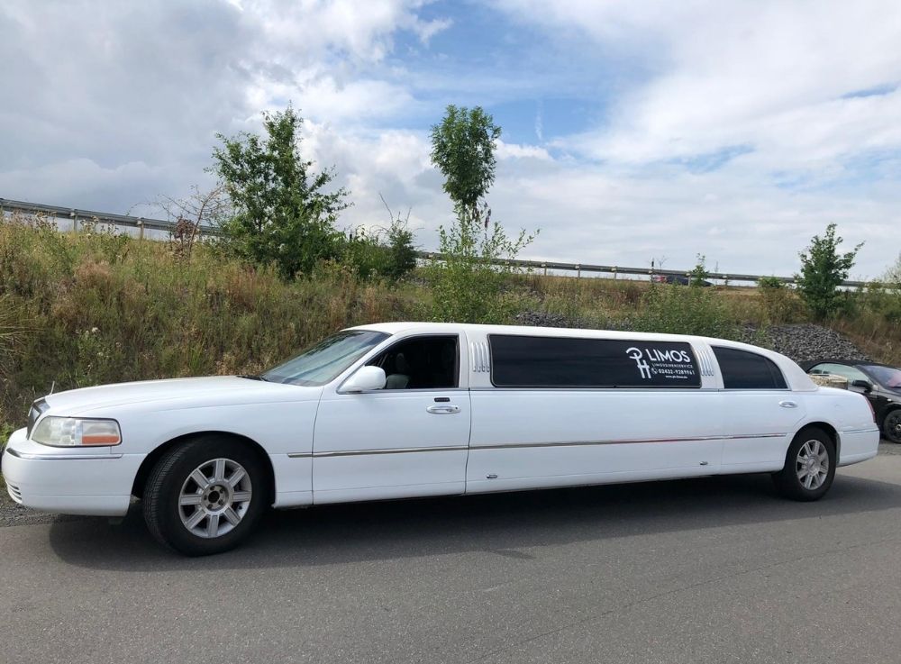 Limousine mieten Köln_Lincoln Limousine weiß