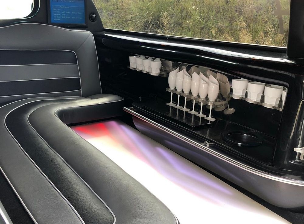 Limousine mieten Köln_Lincoln Limousine weiß