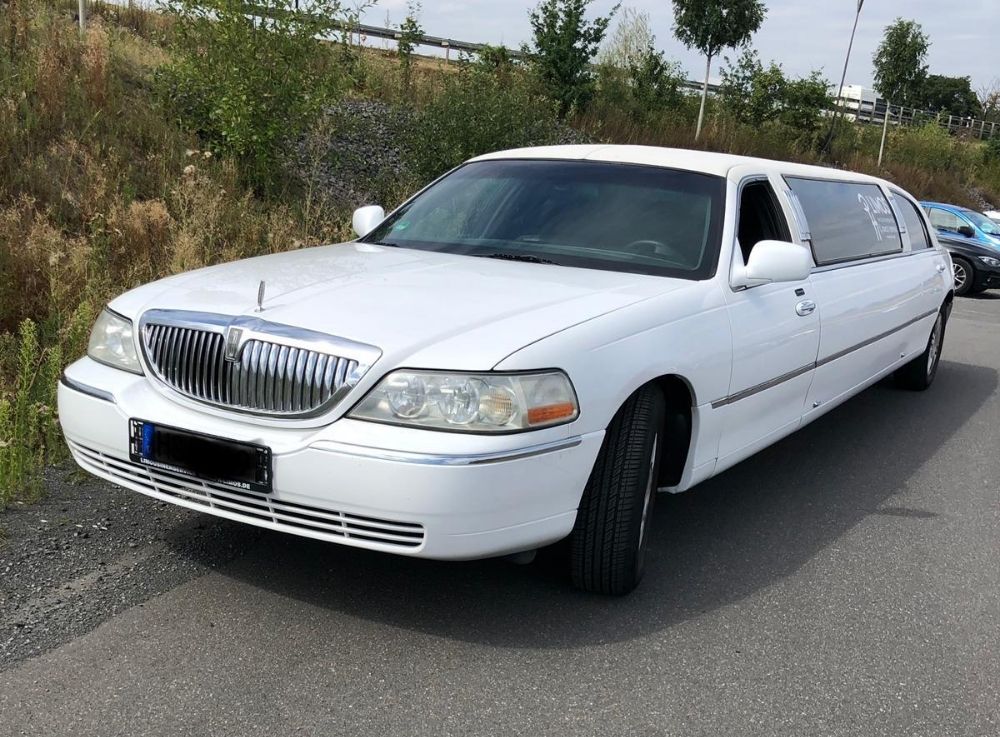 Limousine mieten Köln_Lincoln Limousine weiß