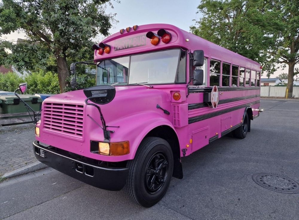Limousine mieten Köln_Partybus Pink
