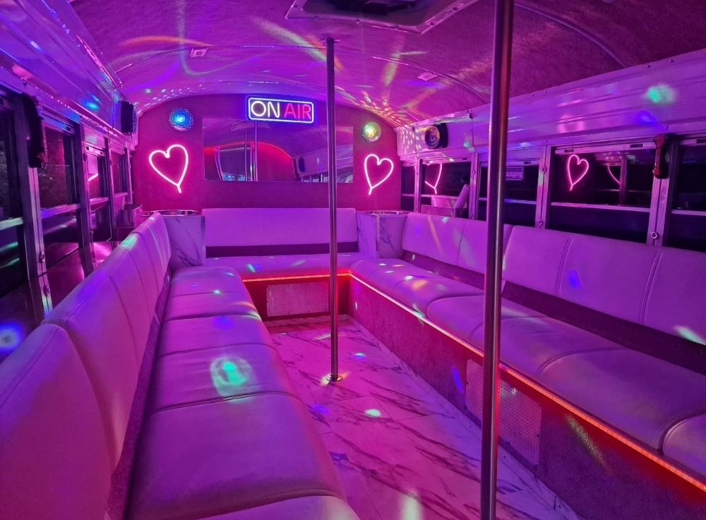 Limousine mieten Köln_Partybus Pink