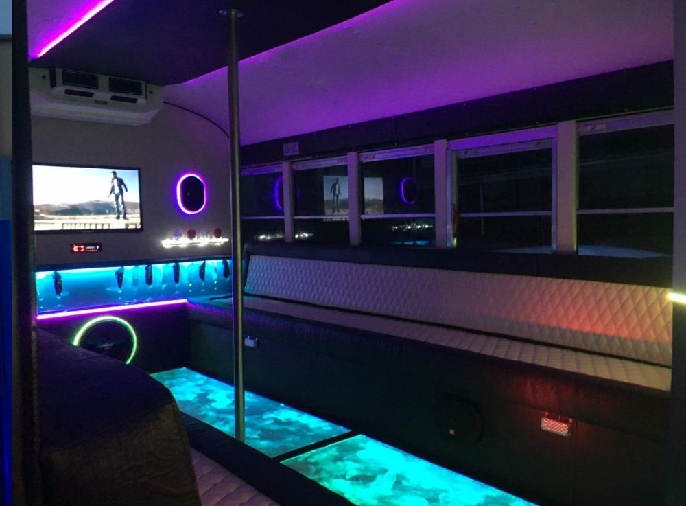 Limousine mieten Köln_Schoolbus 16